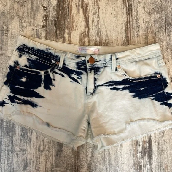 No Boundaries Junior Shorts Size 11 - Picture 3 of 7